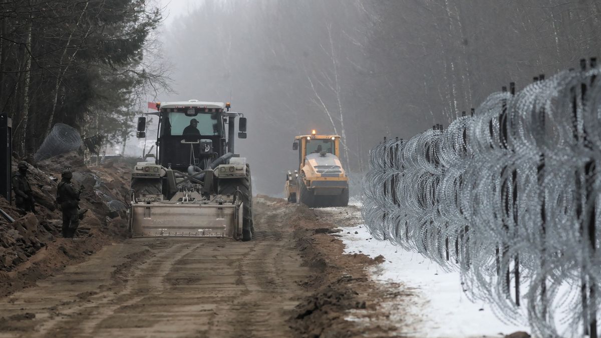 Polský megaprojekt odstartoval. Na hranicích s Běloruskem se rýsuje zeď